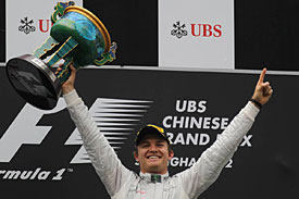 Rosberg dovezl v Číně Mercedes na vrchol